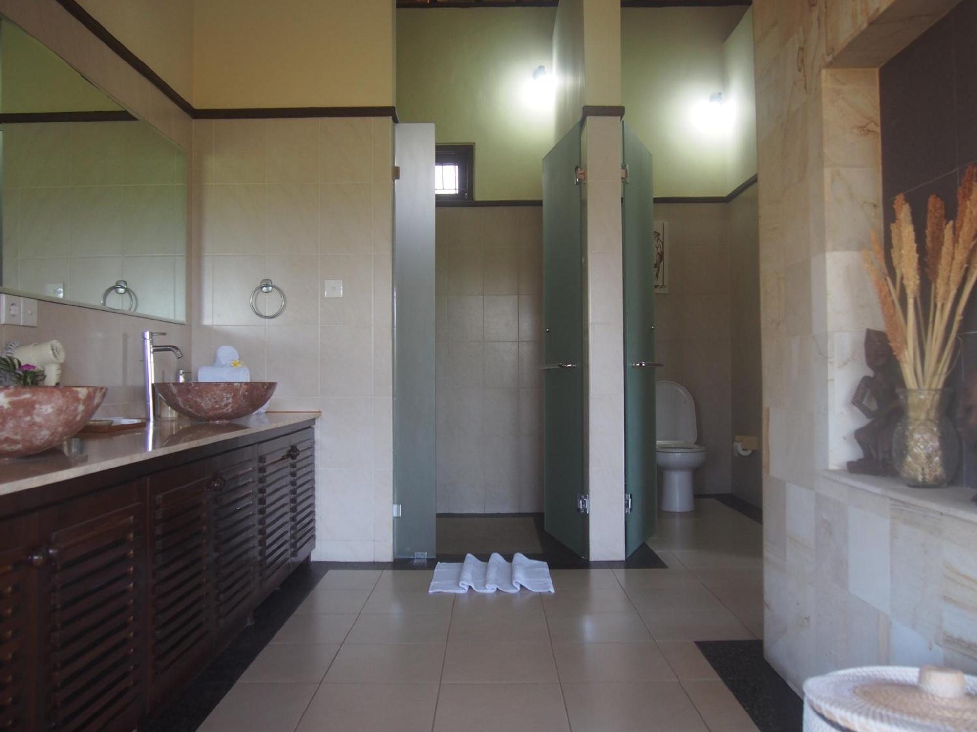 Villa Omah Semar Tulamben Екстериор снимка