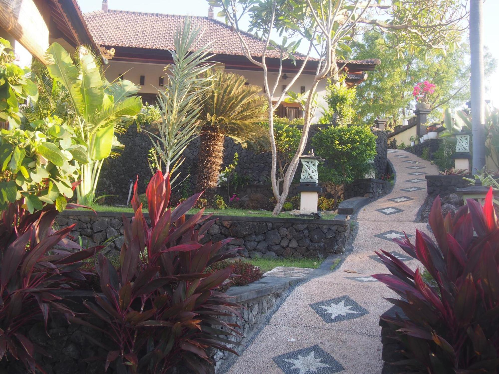 Villa Omah Semar Tulamben Екстериор снимка
