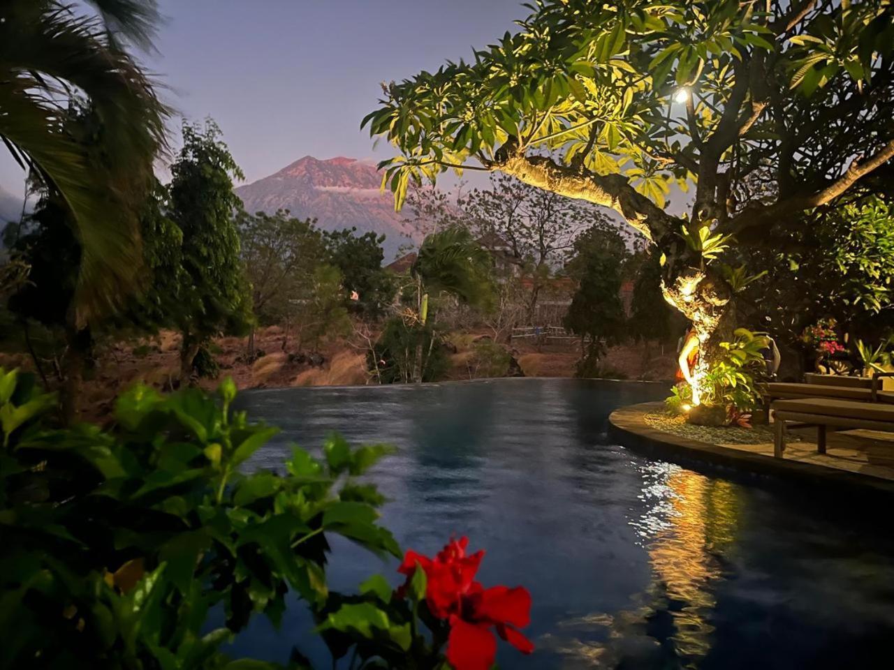 Villa Omah Semar Tulamben Екстериор снимка