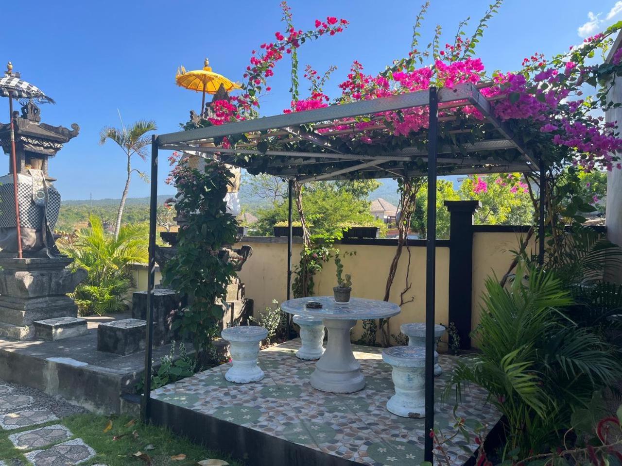 Villa Omah Semar Tulamben Екстериор снимка